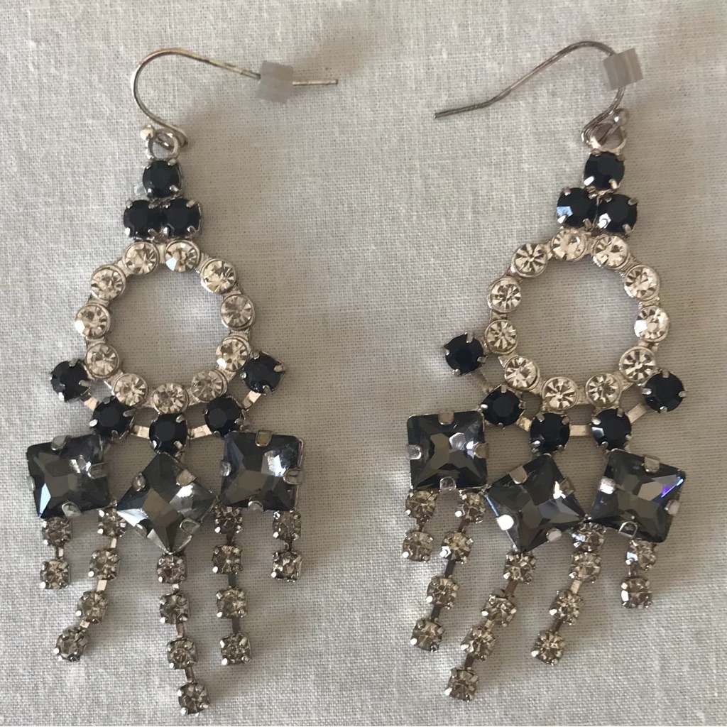Lulu Frost Crystal Black/Smoky Gray/Clear Dangling Chandrlier Earrings N